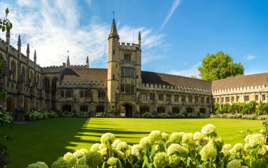 伦敦之外全是村？英国这些“村”大学，除了学习没有别的娱乐！